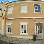 Lisbon T2 Apartment In Typical Villa In Sapadores Lisbon