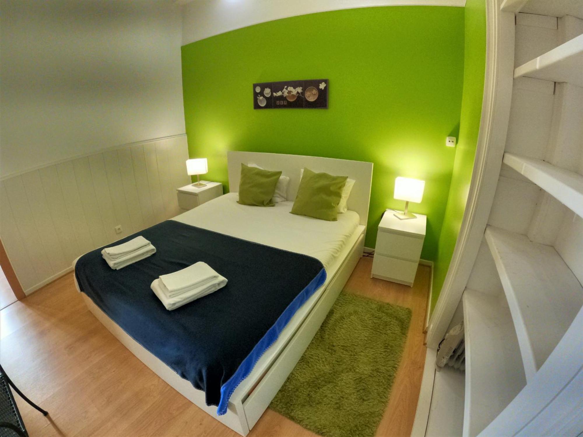 T2 In Typical In Sapadores Apartment
