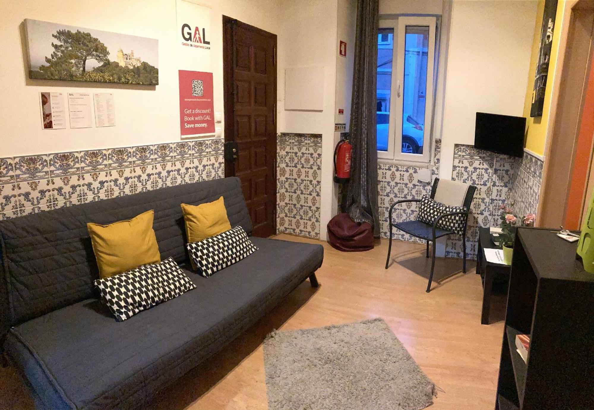 T2 In Typical In Sapadores Lisbon